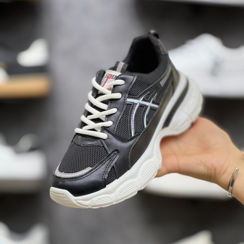 کتونی زنانه وارداتی K.Shoes فوقسبک و راحت، رنگ مشکی خط سفید، سفید طوسی و سفید کرم